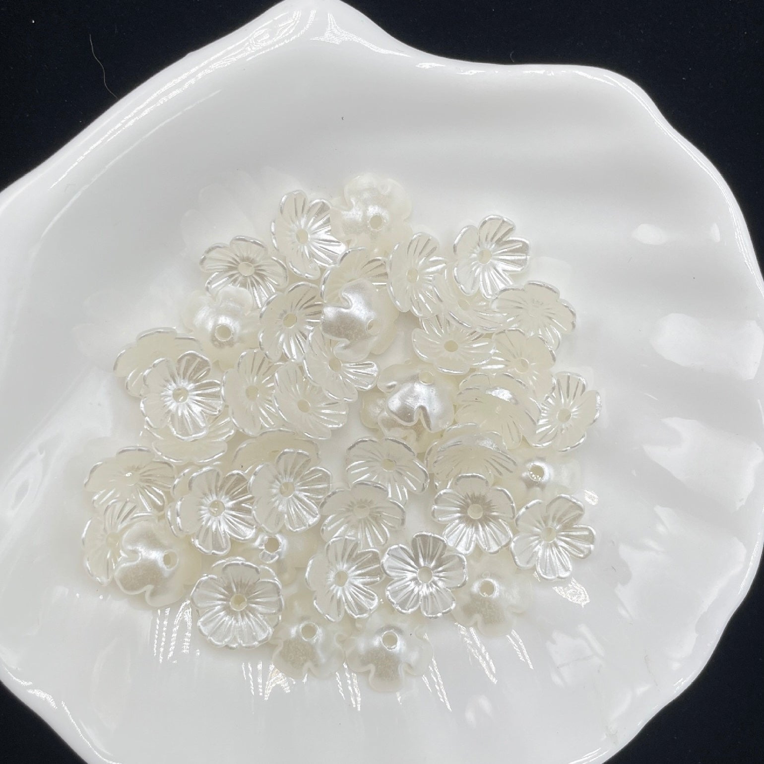 11mm Acrylic Flowers Beads
