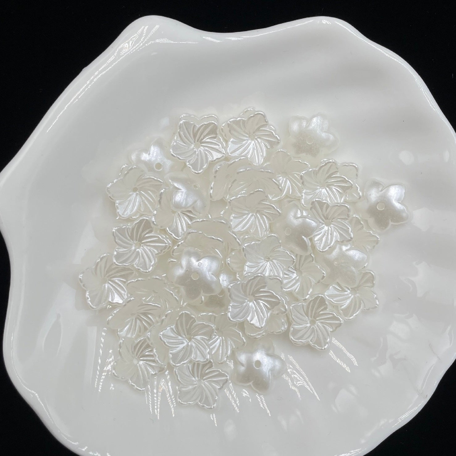 11mm Acrylic Flowers Beads