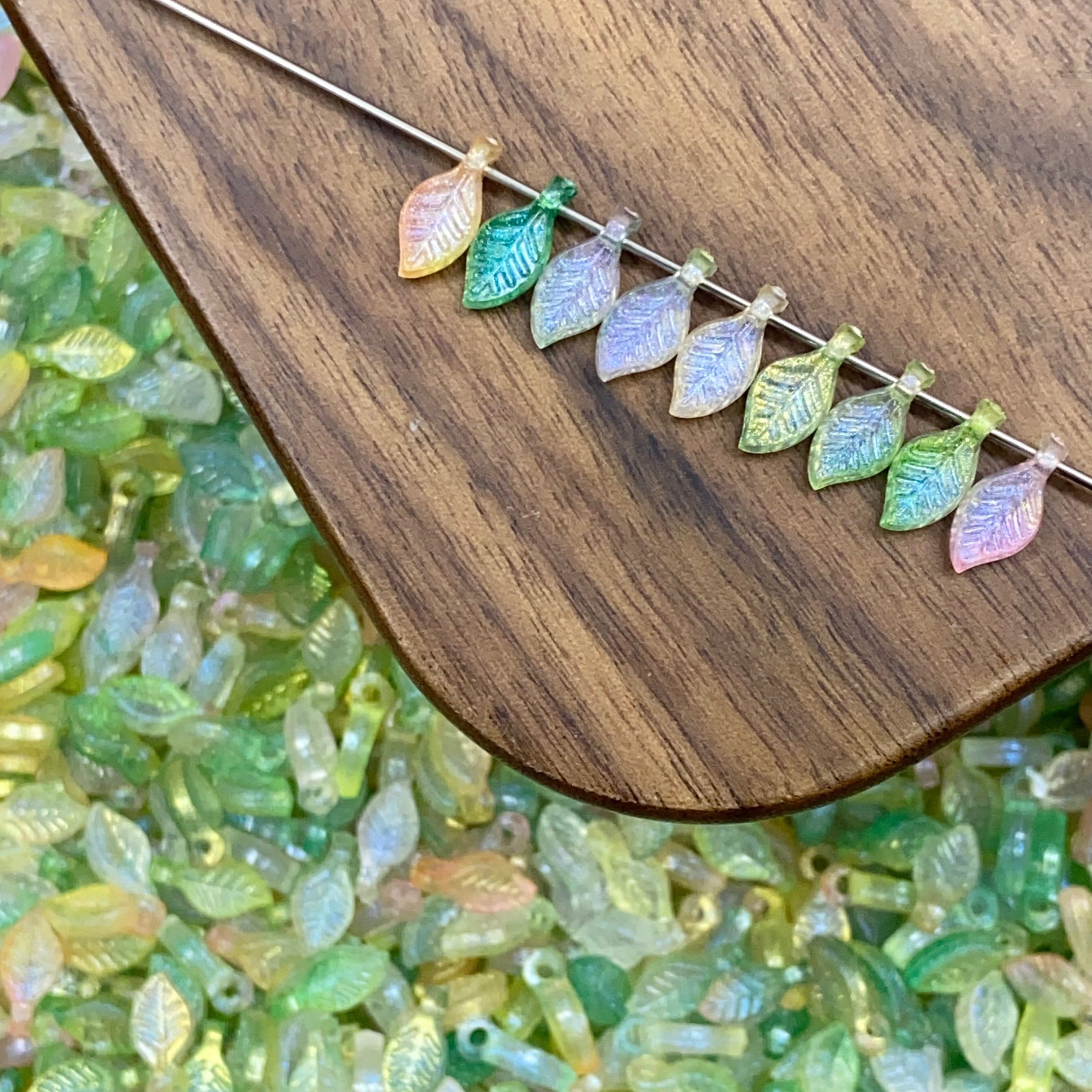 11-12mm Acrylic Leafs š