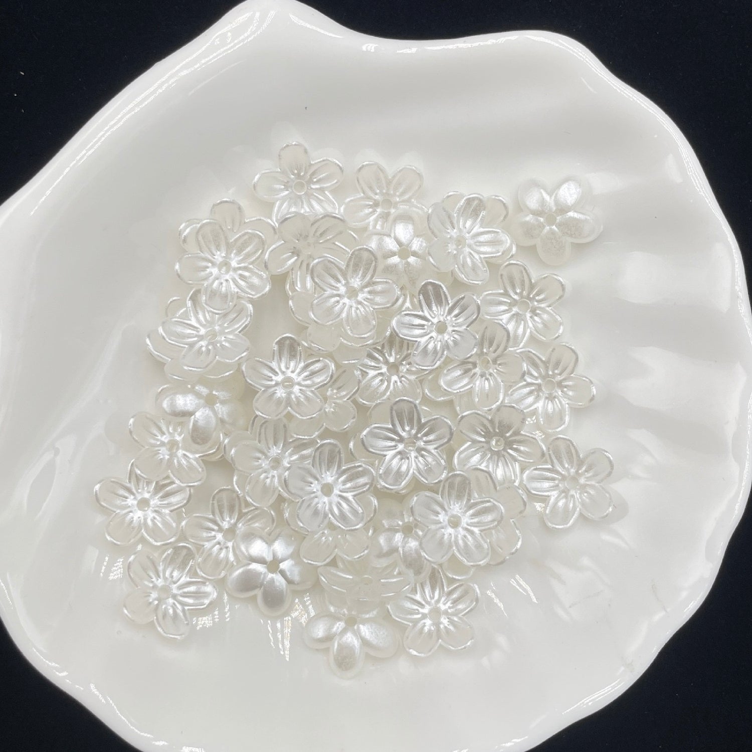 11mm Acrylic Flowers Beads
