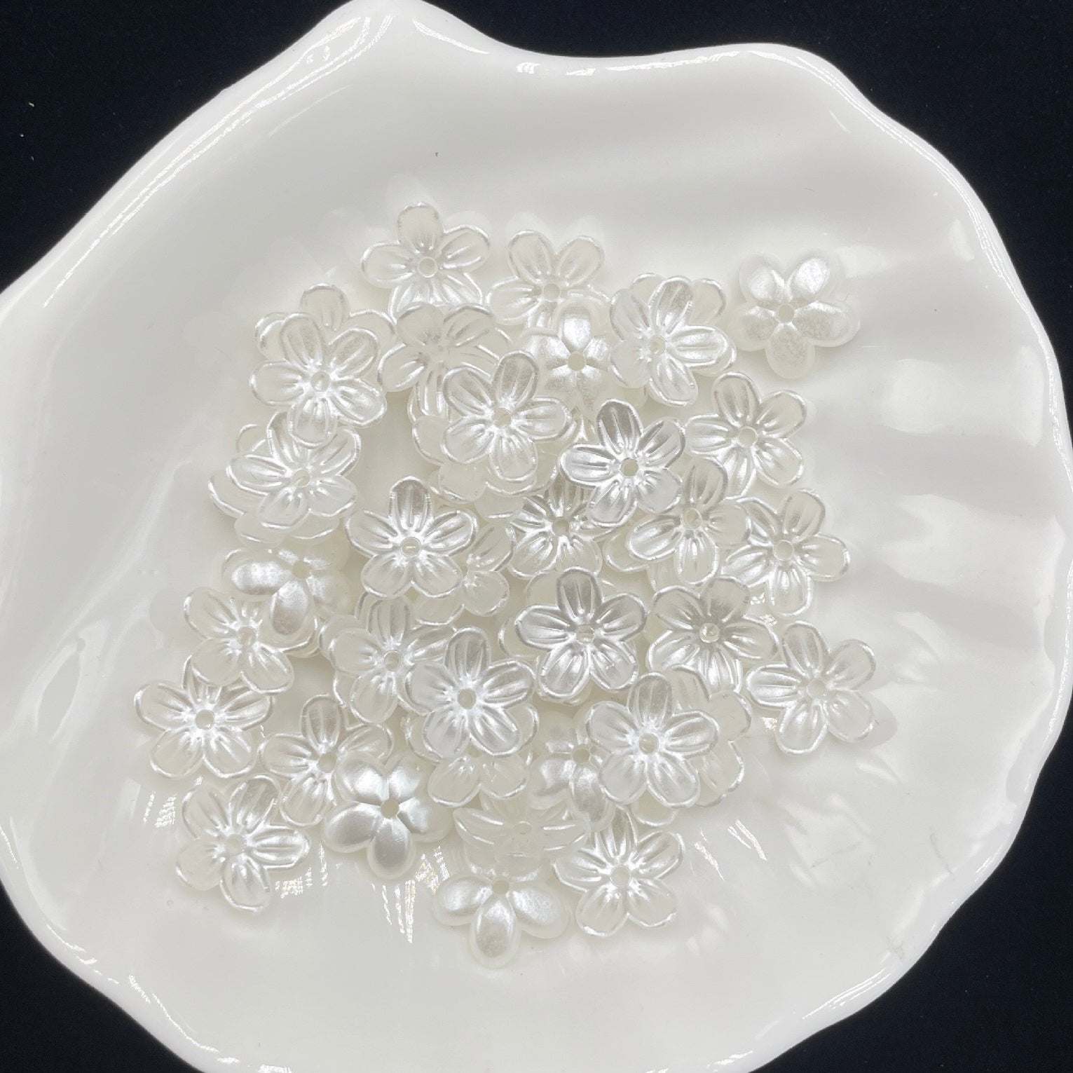 11mm Acrylic Flowers Beads