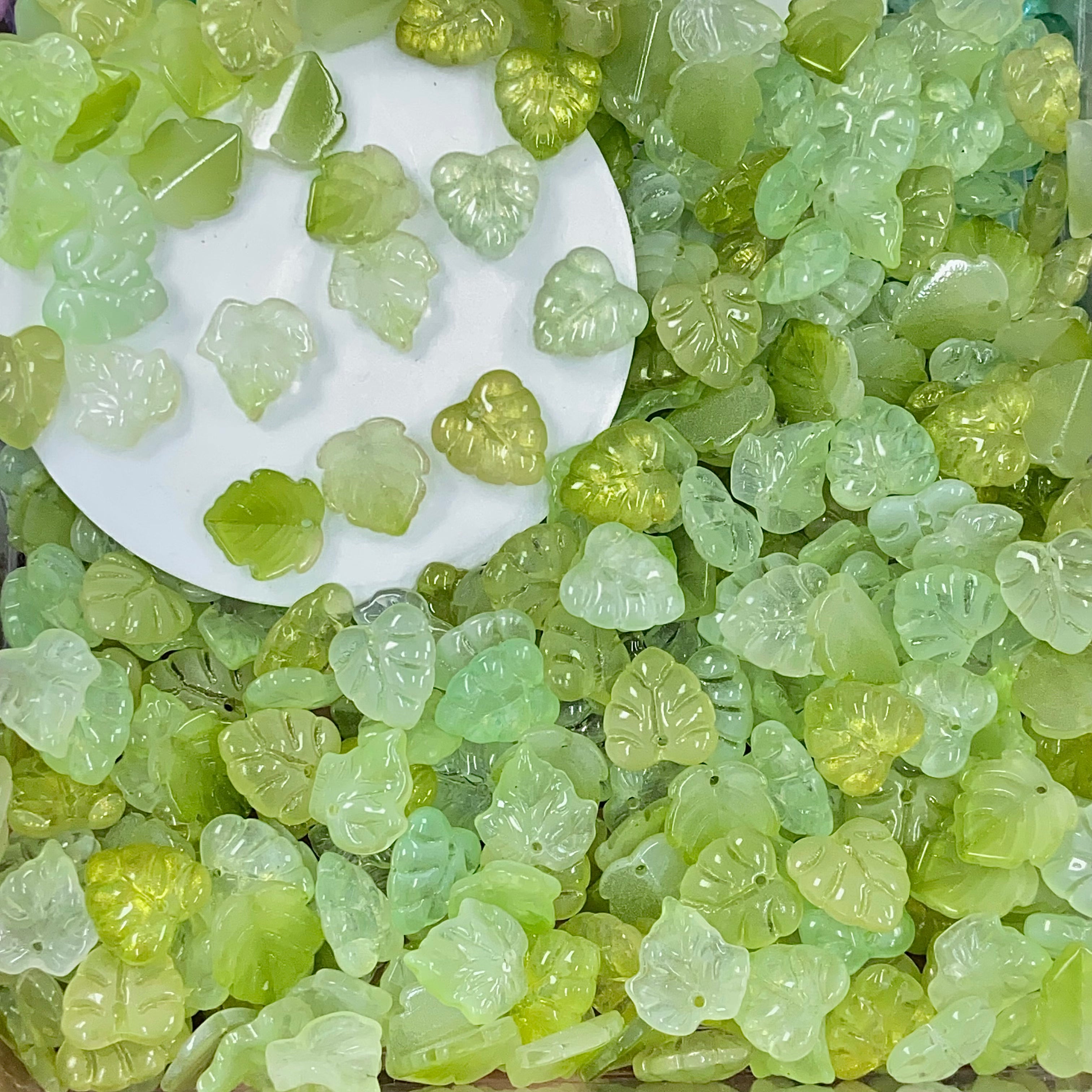 【New】14*15mm Green Glass Leaf