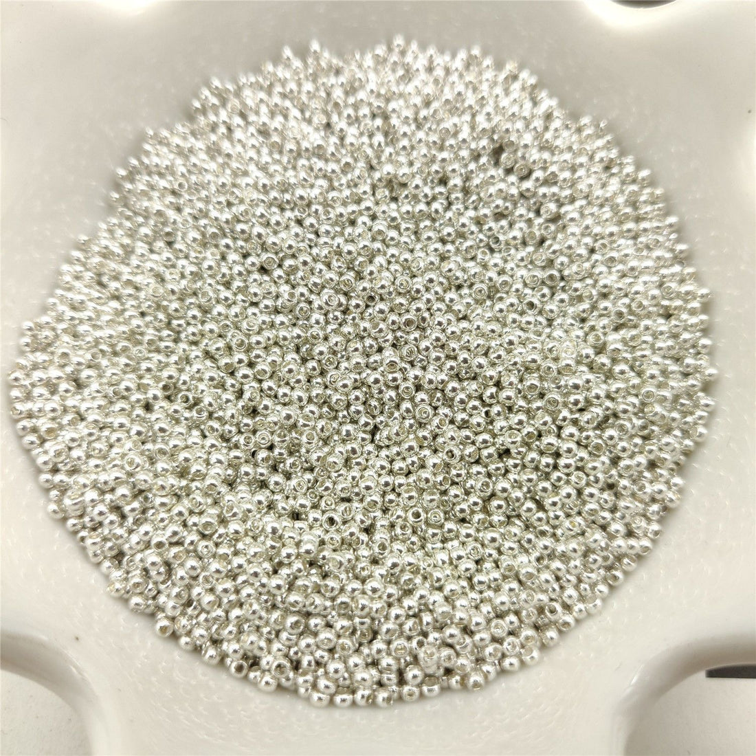 【NEW】3.2mm Silver &amp; Gold Round Spacer Beads