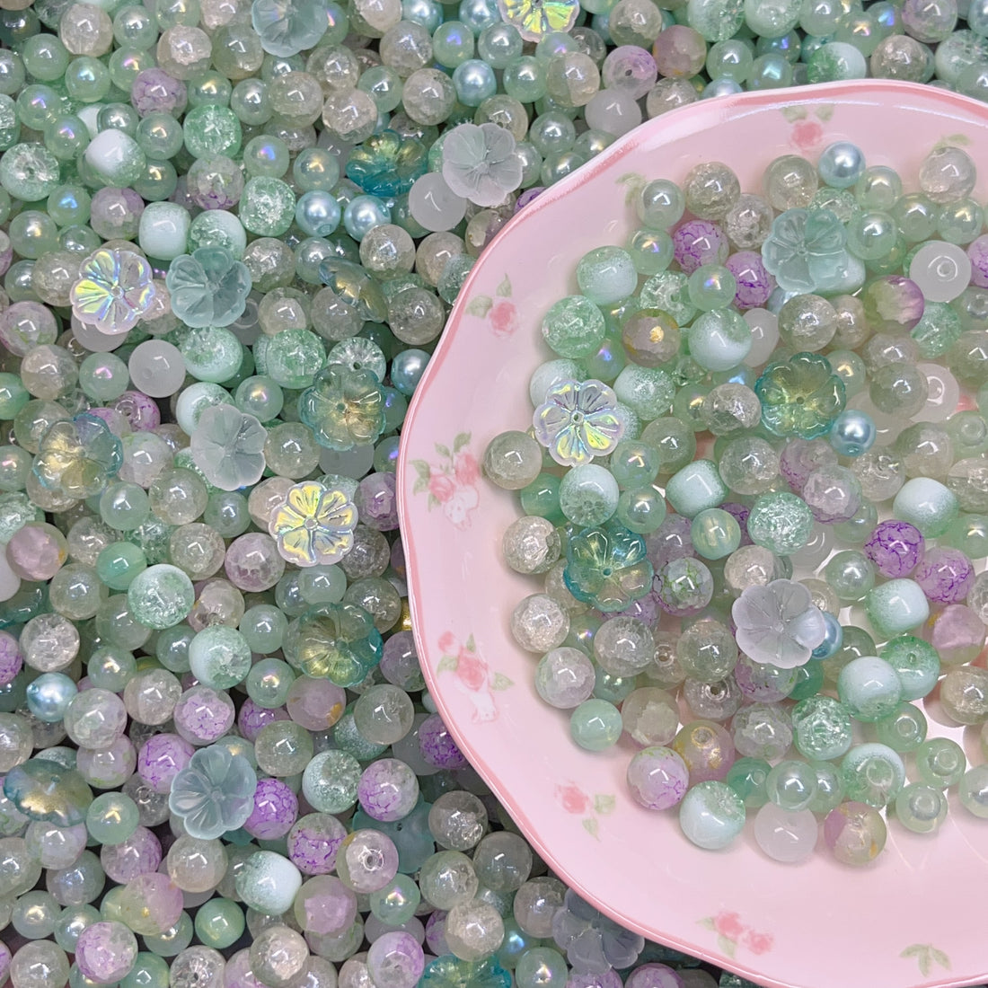 【NEW】Green Mix Glass Beads